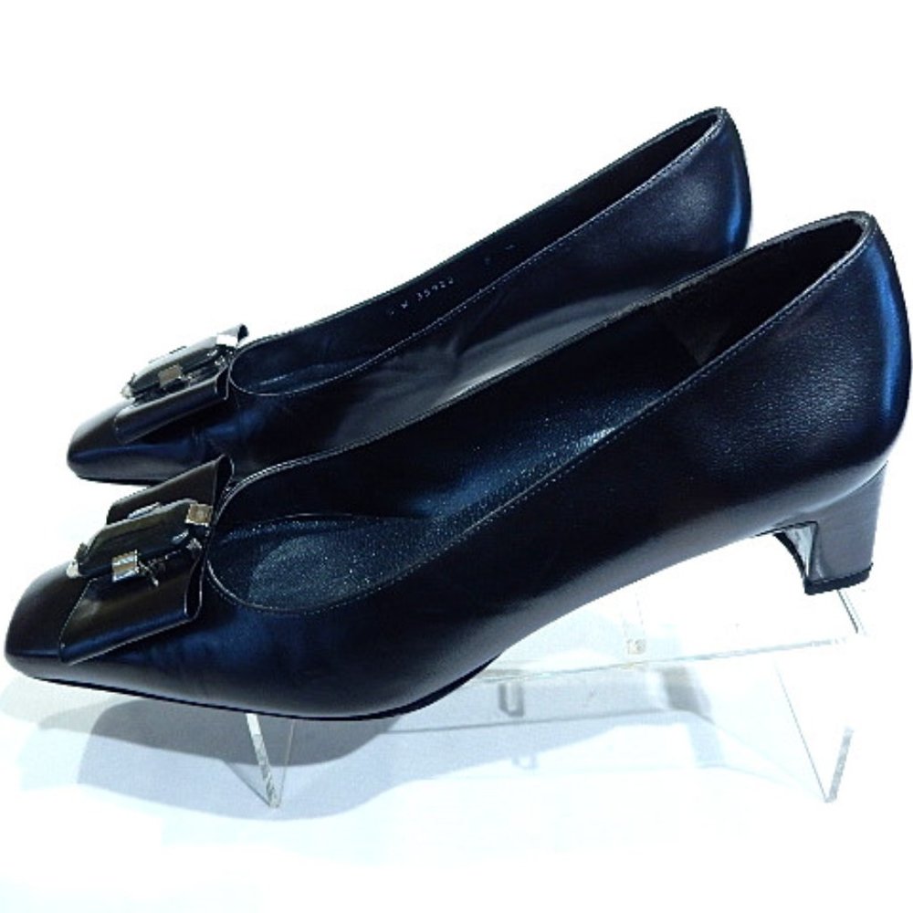 Stuart Weitzman Dark Gray Low Heel Pumps With Bow… - image 2